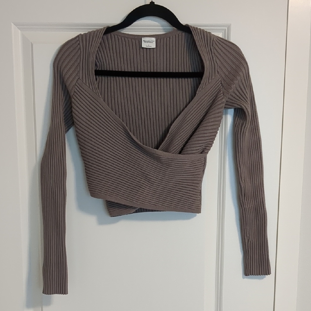 Abercrombie & Fitch Ribbed Crop Top in Brown